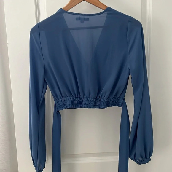 crop top blouse Tie waist. Size S. - Picture 5 of 11